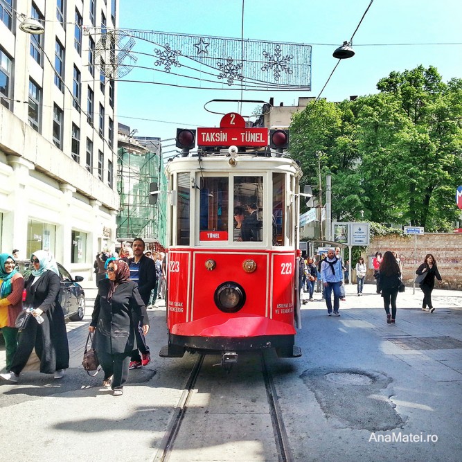 Piata Taksim - tramvaiul rosu